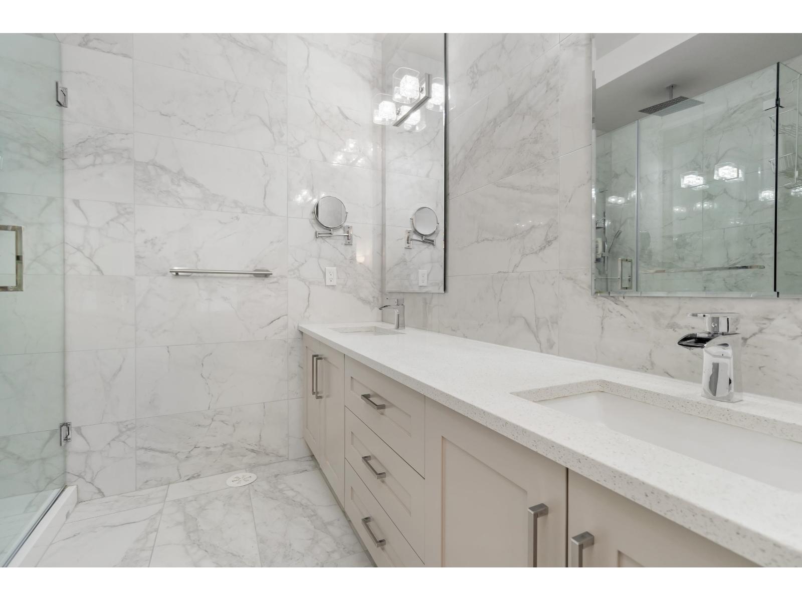 Photo 6 of 63 17033 Fraser Highway, Surrey BC