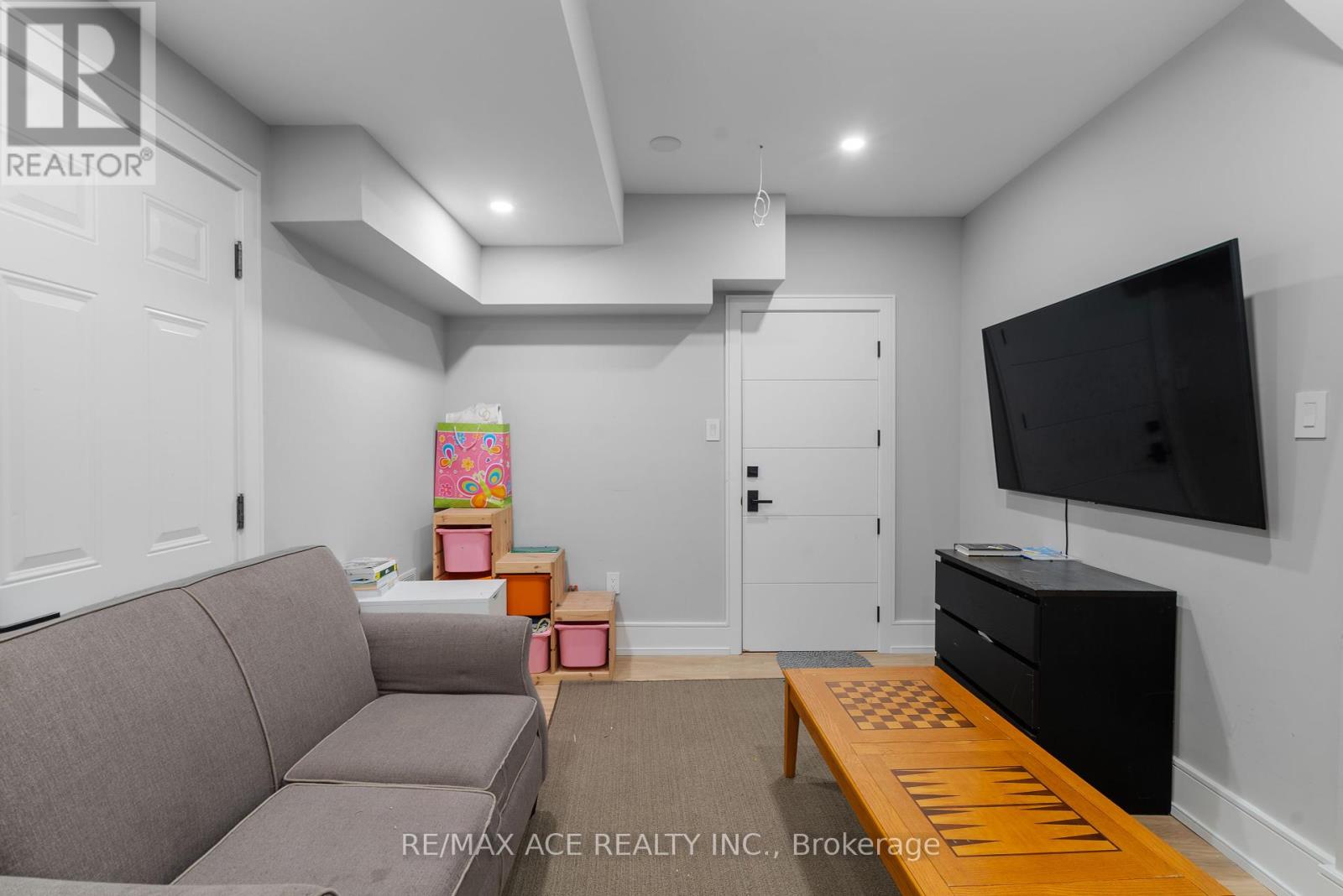 Photo 1 of 123 Park Street, Toronto ON