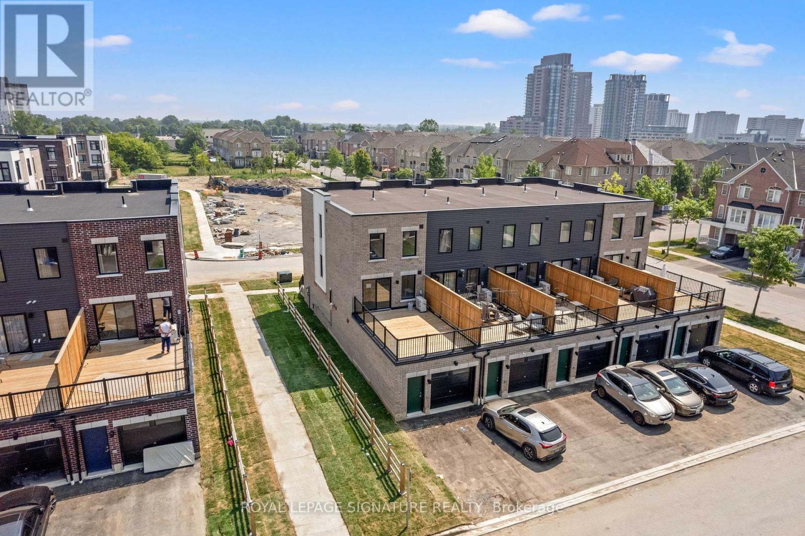 Photo 37 of 48 Bateson Street, Ajax ON