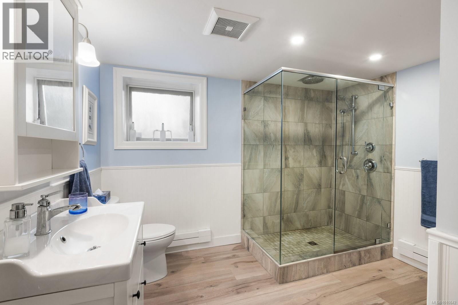  2535 Dalhousie Street, Oak Bay