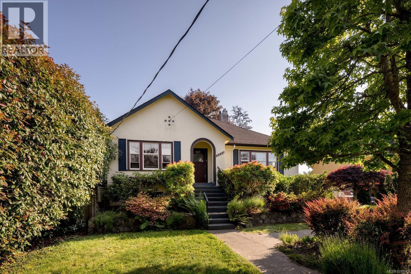  2535 Dalhousie Street, Oak Bay