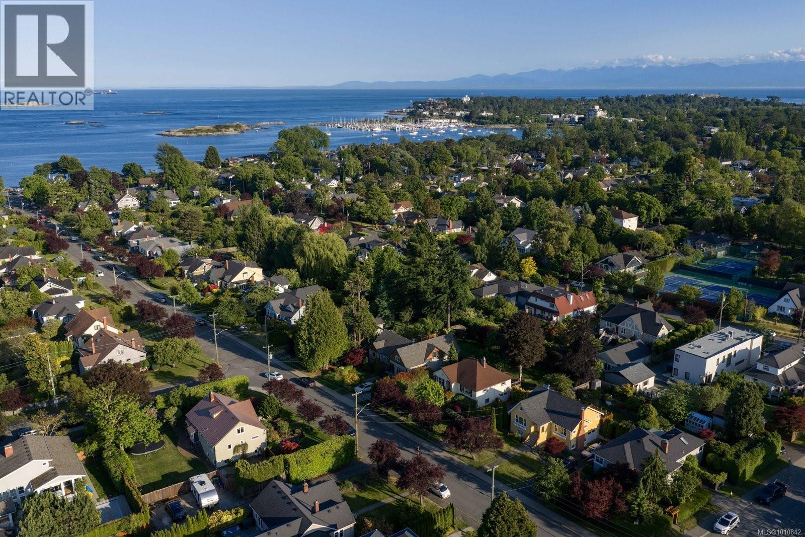  2535 Dalhousie Street, Oak Bay