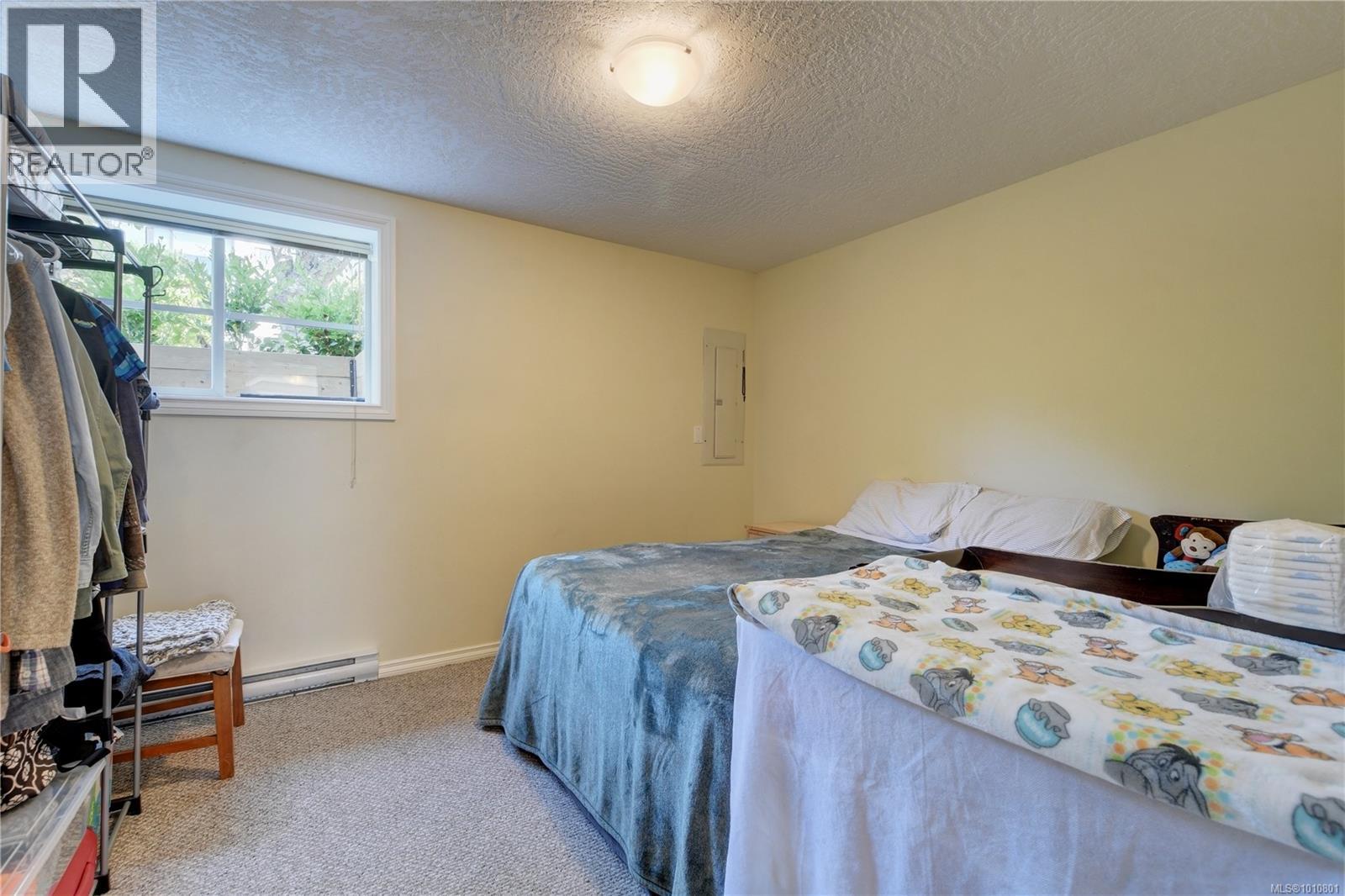 Photo 9 of 1211 Fairfield Rd, Victoria BC
