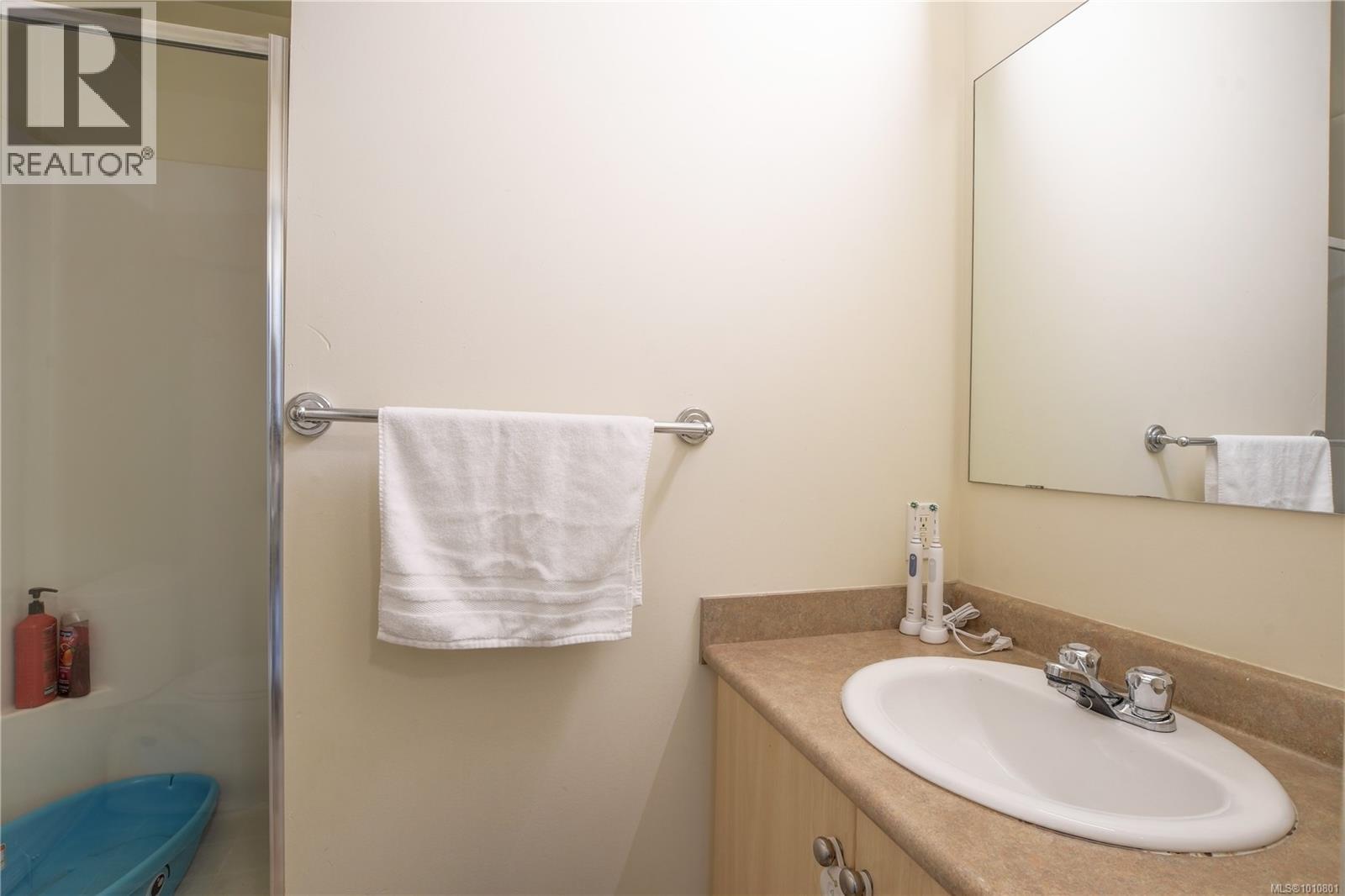 Photo 19 of 1211 Fairfield Rd, Victoria BC