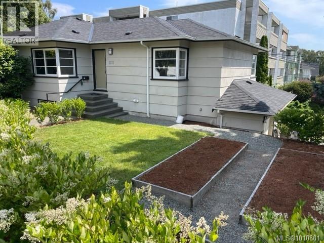 Photo 12 of 1211 Fairfield Rd, Victoria BC