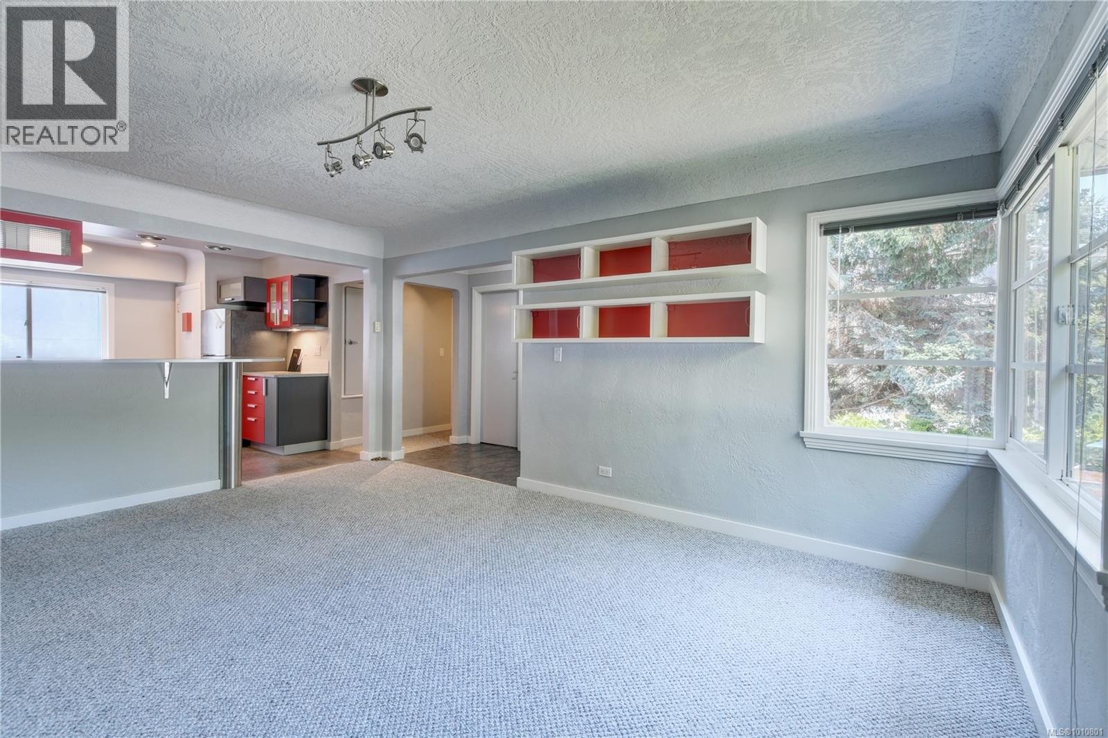 Photo 7 of 1211 Fairfield Rd, Victoria BC