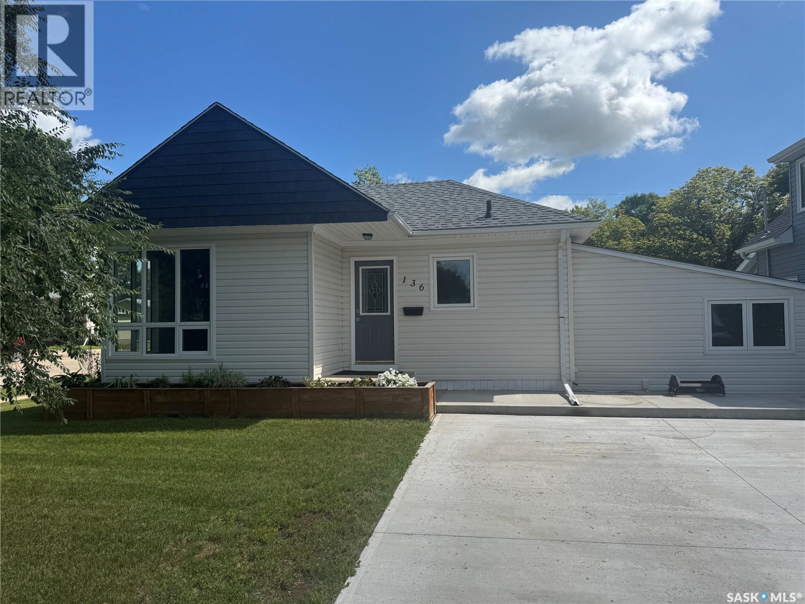 Photo 1 of 136 10th Street, Weyburn SK