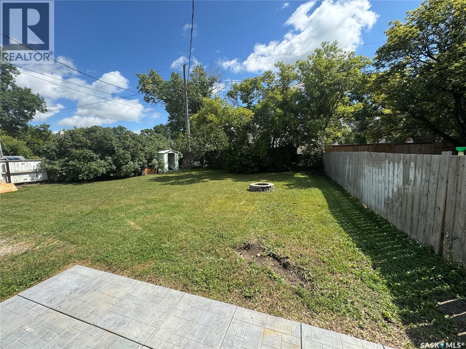 Photo 22 of 136 10th Street, Weyburn SK