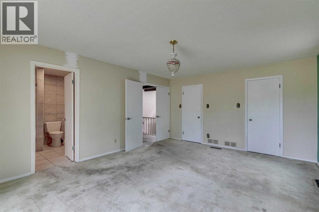 Single Family House for Sale in  Willamette Drive SE Willow Park Calgary 