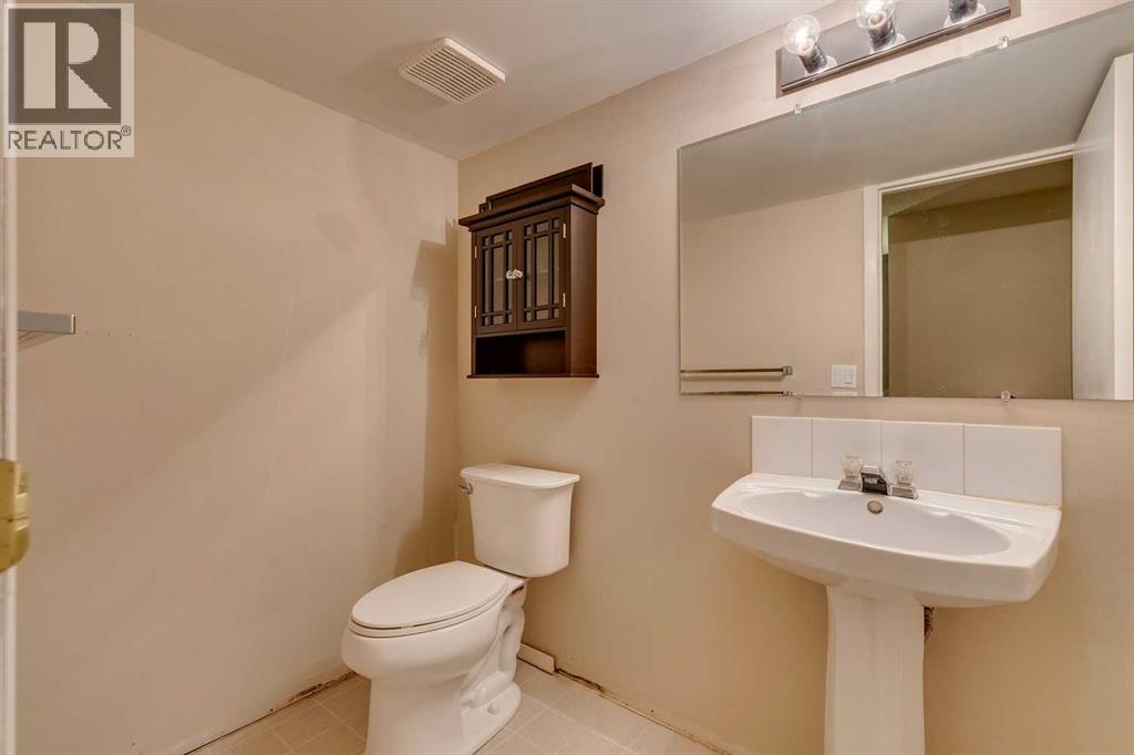 Single Family House for Sale in  Willamette Drive SE Willow Park Calgary 