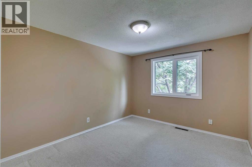 Single Family House for Sale in  Willamette Drive SE Willow Park Calgary 