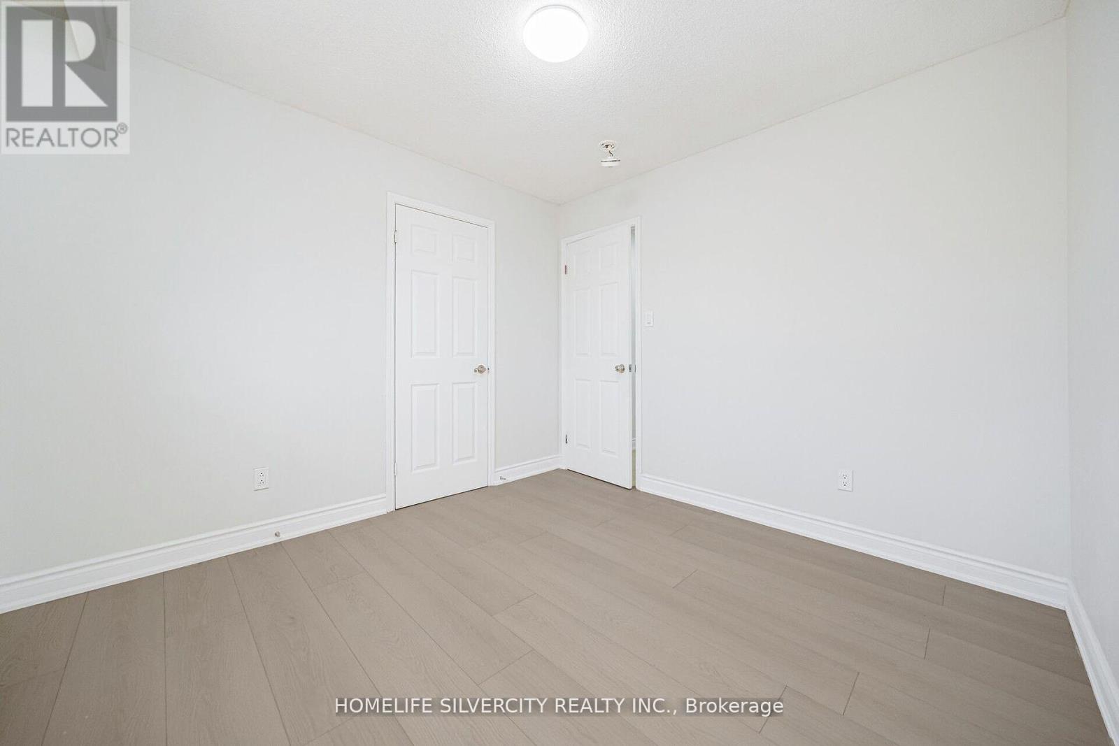 Photo 26 of 71 Massey Street, Brampton ON