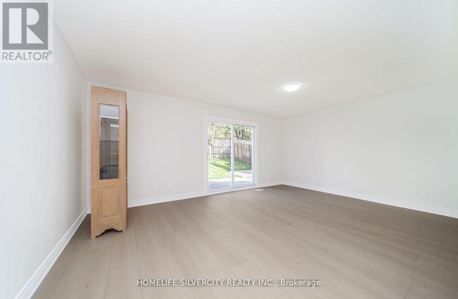 Photo 29 of 71 Massey Street, Brampton ON
