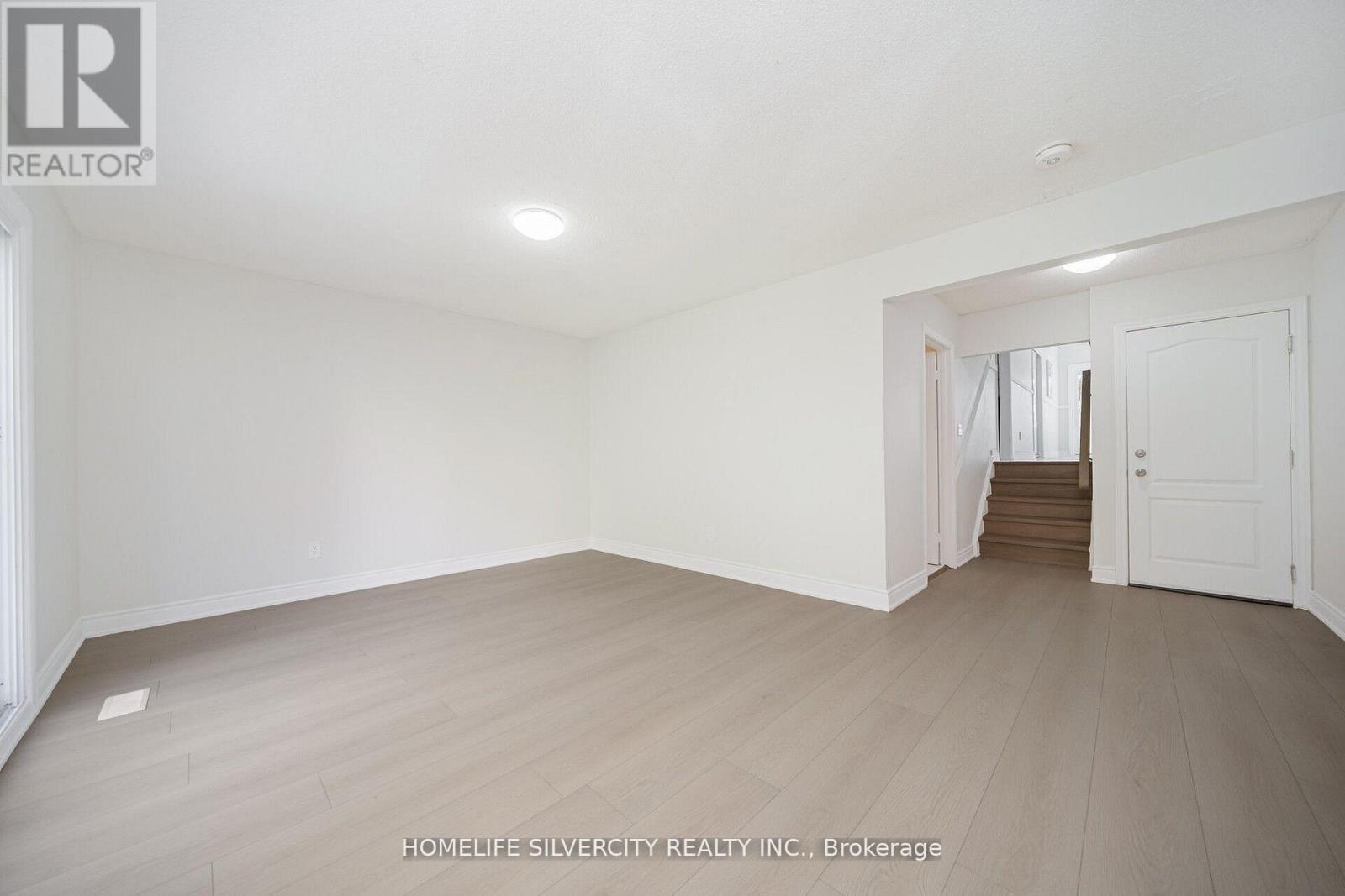 Photo 30 of 71 Massey Street, Brampton ON