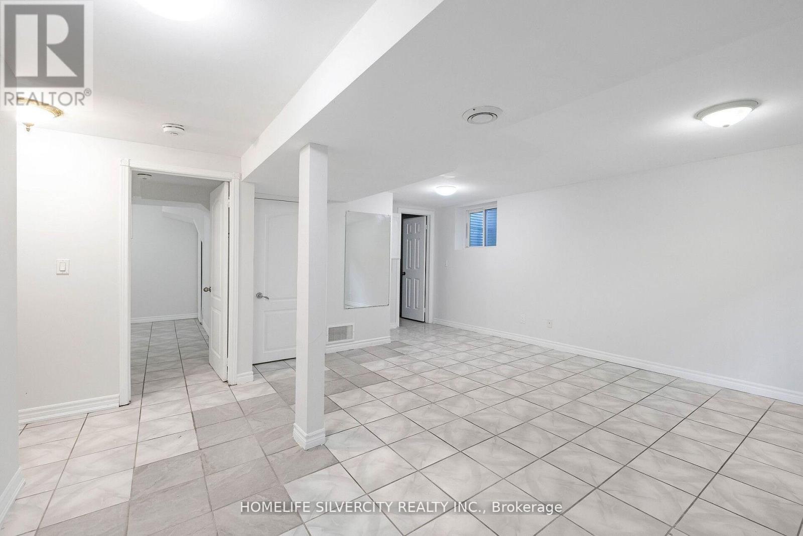Photo 40 of 71 Massey Street, Brampton ON