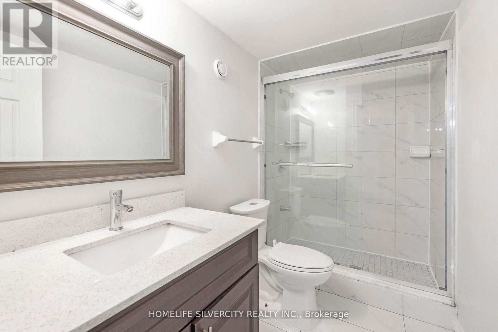 Photo 41 of 71 Massey Street, Brampton ON