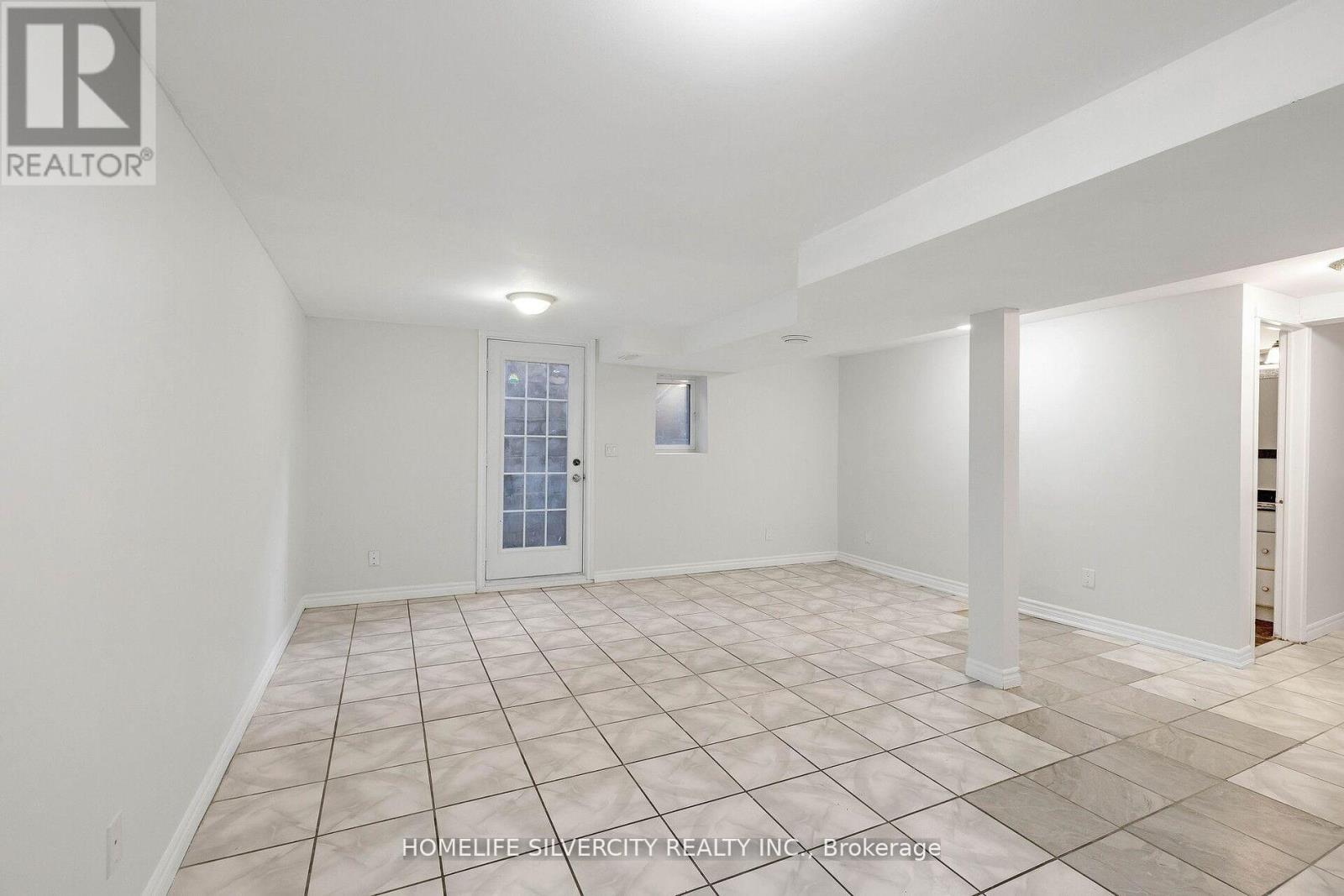 Photo 42 of 71 Massey Street, Brampton ON