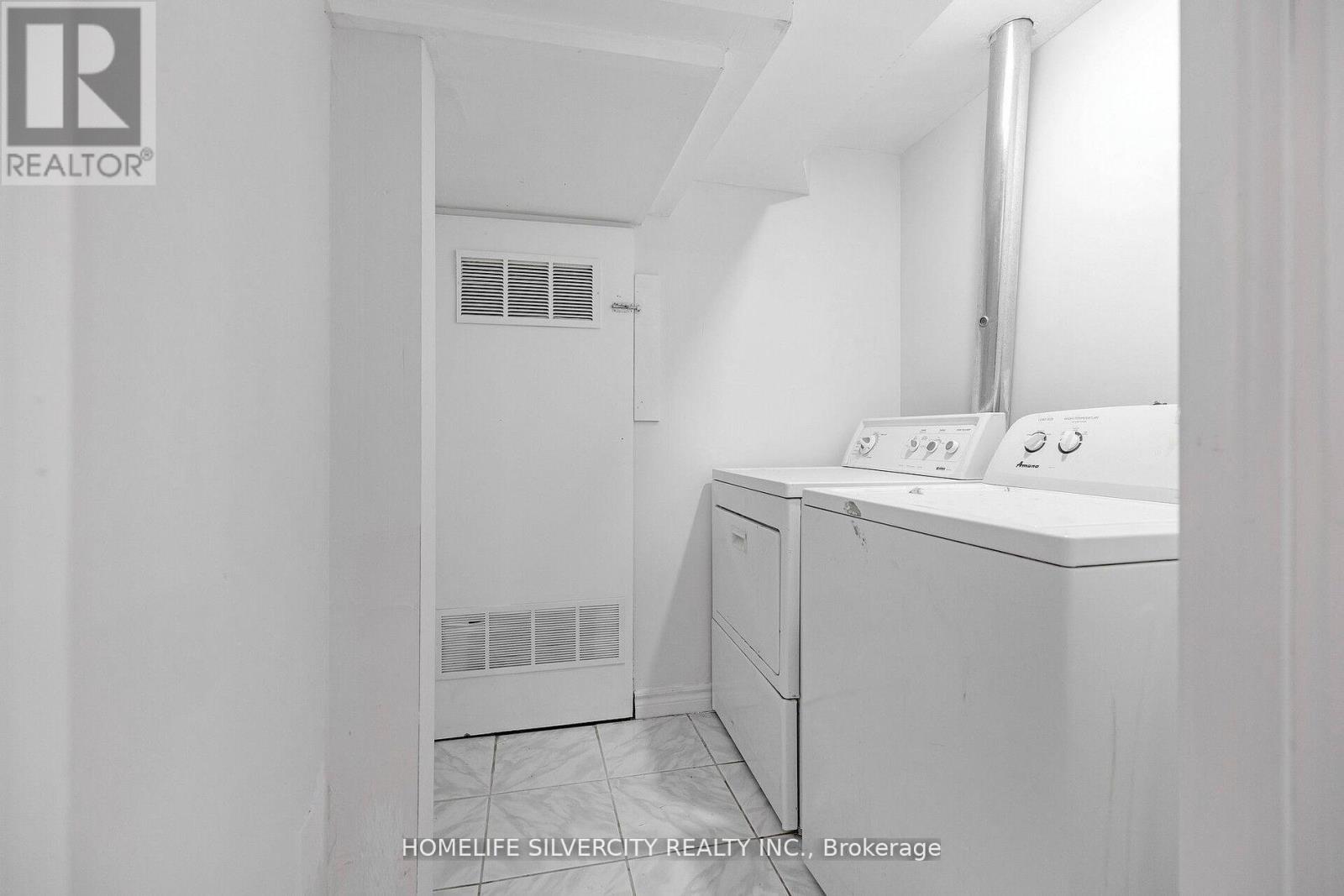 Photo 44 of 71 Massey Street, Brampton ON