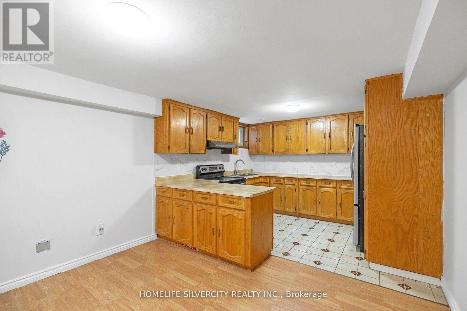 Photo 46 of 71 Massey Street, Brampton ON