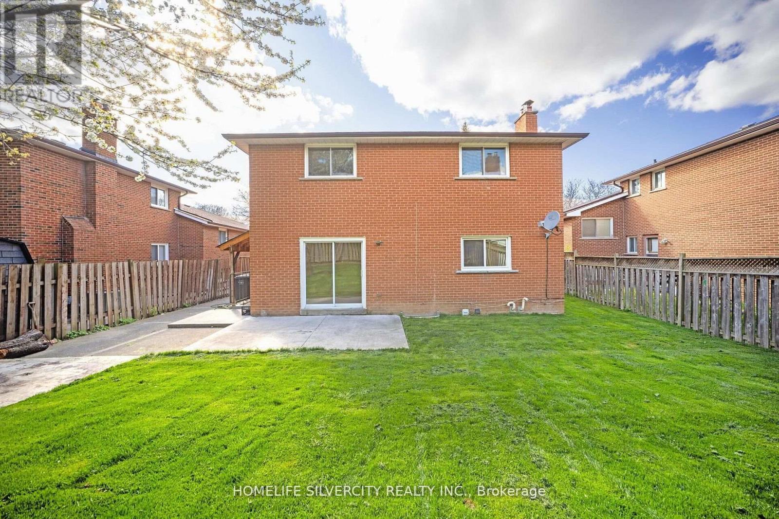 Photo 49 of 71 Massey Street, Brampton ON