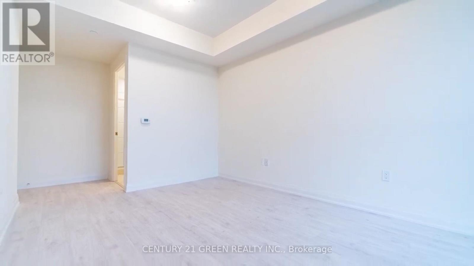 Photo 25 of 506 509 Dundas Street W, Oakville ON