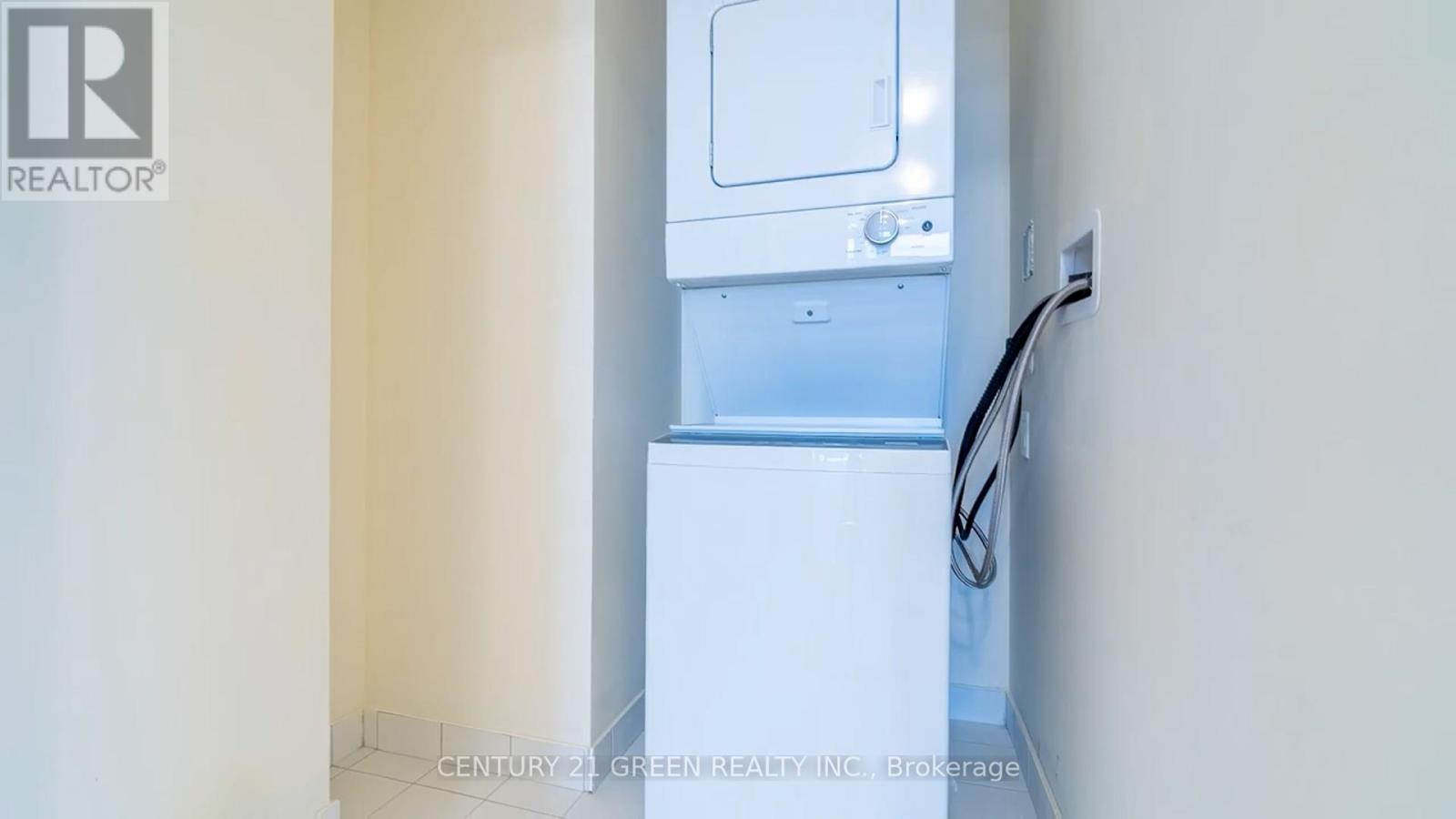Photo 29 of 506 509 Dundas Street W, Oakville ON