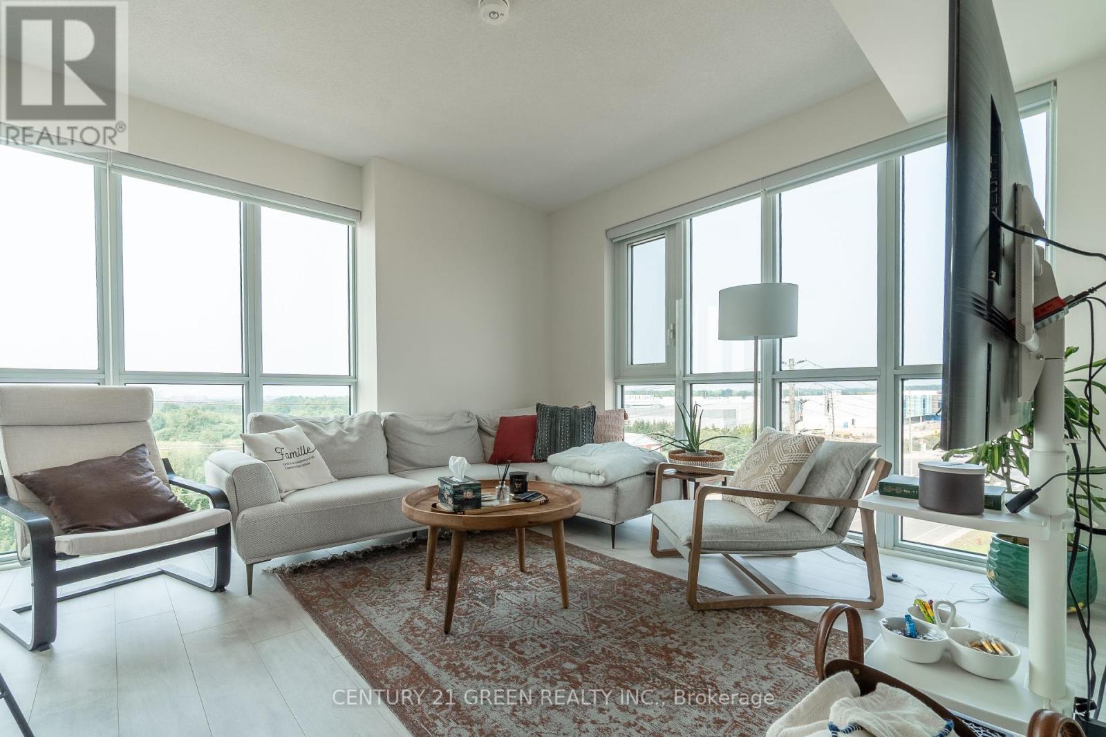 Photo 3 of 506 509 Dundas Street W, Oakville ON