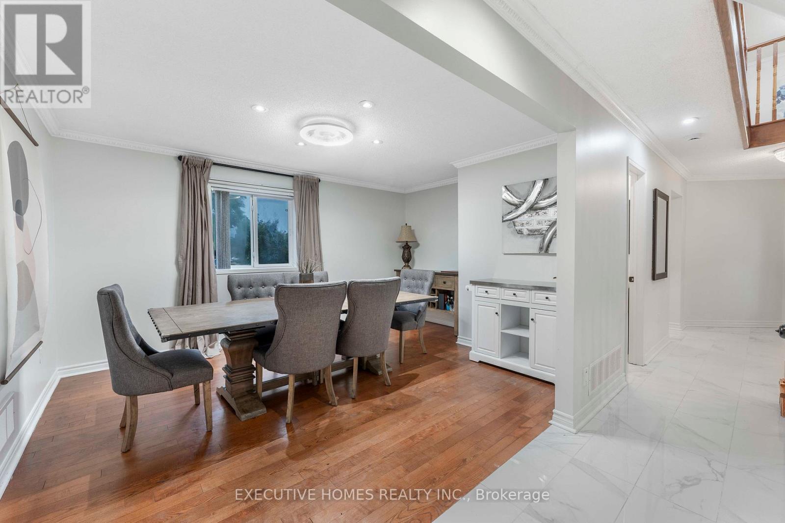 Photo 34 of 8 Shallimar Court, Brampton ON