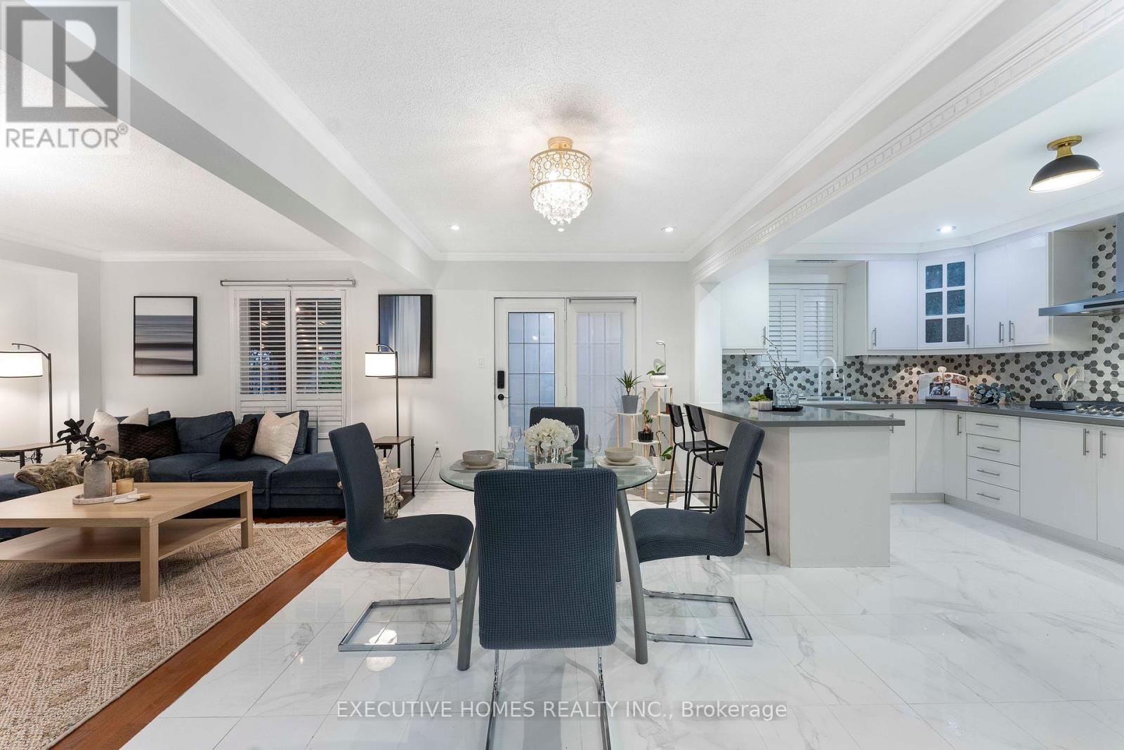 Photo 16 of 8 Shallimar Court, Brampton ON