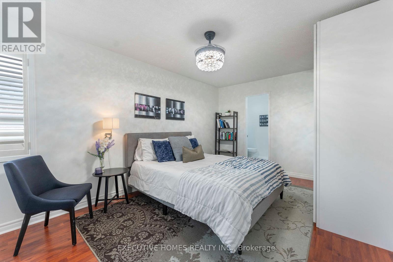 Photo 45 of 8 Shallimar Court, Brampton ON