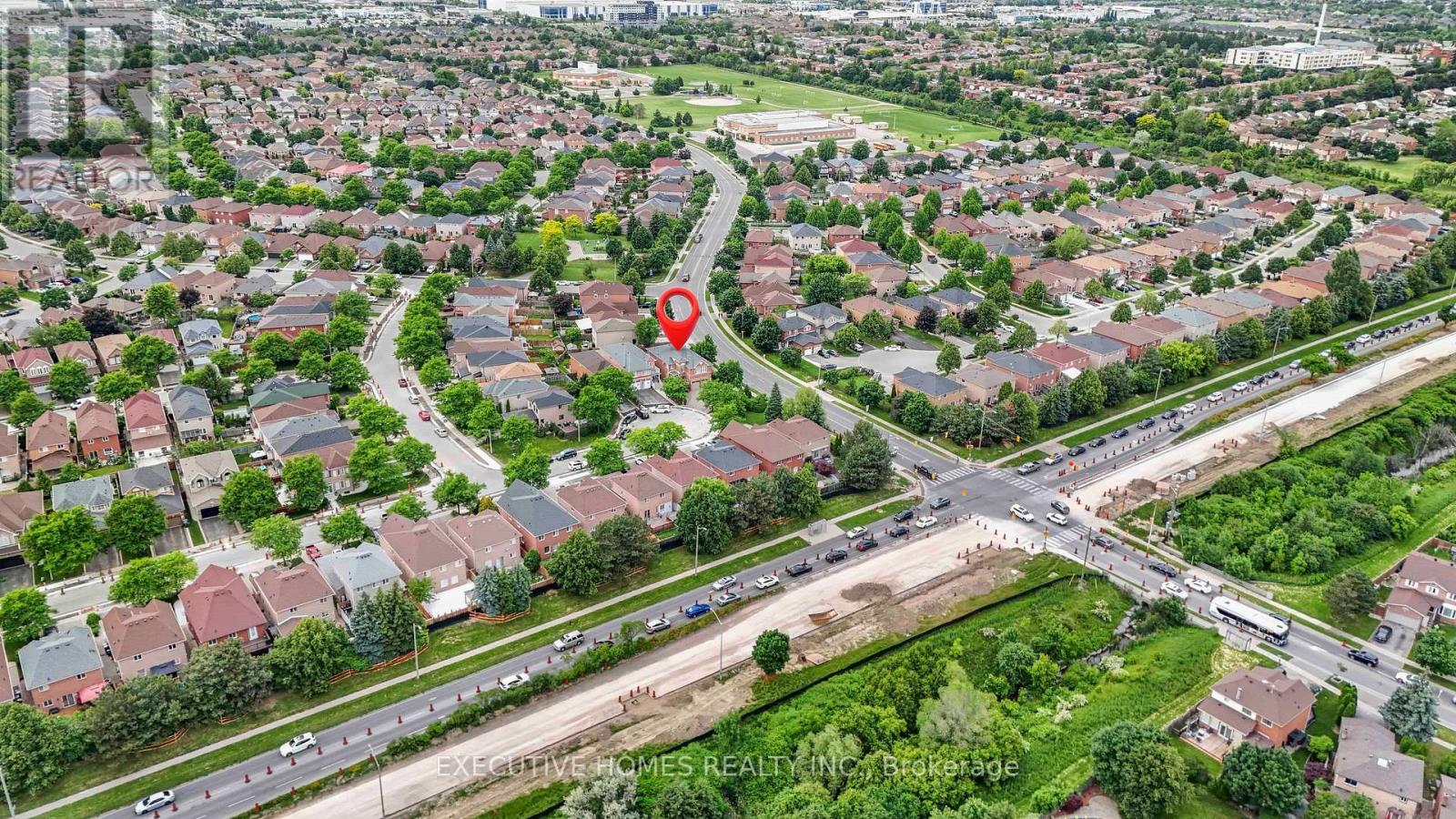 Photo 18 of 8 Shallimar Court, Brampton ON