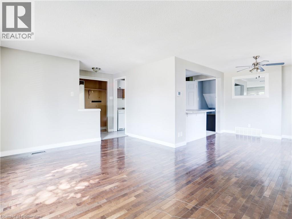 Photo 10 of 169 Pinedale Drive, Kitchener ON