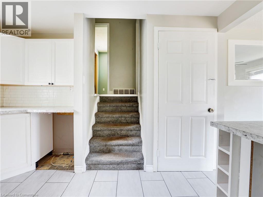 Photo 23 of 169 Pinedale Drive, Kitchener ON