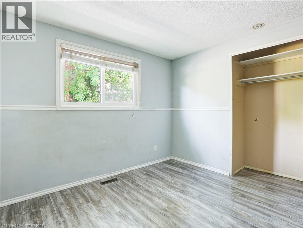 Photo 35 of 169 Pinedale Drive, Kitchener ON