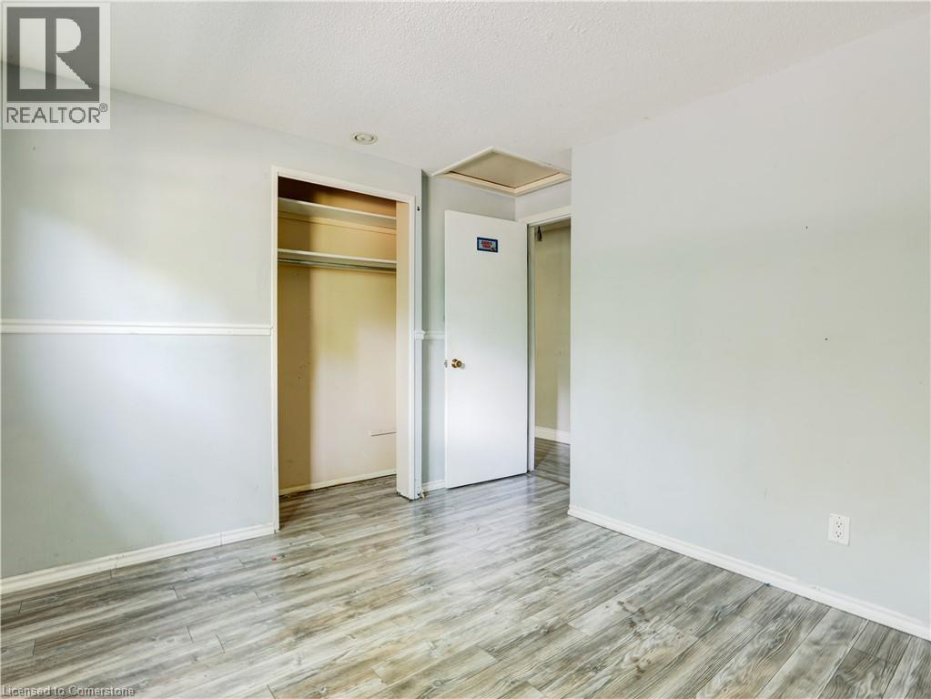 Photo 12 of 169 Pinedale Drive, Kitchener ON