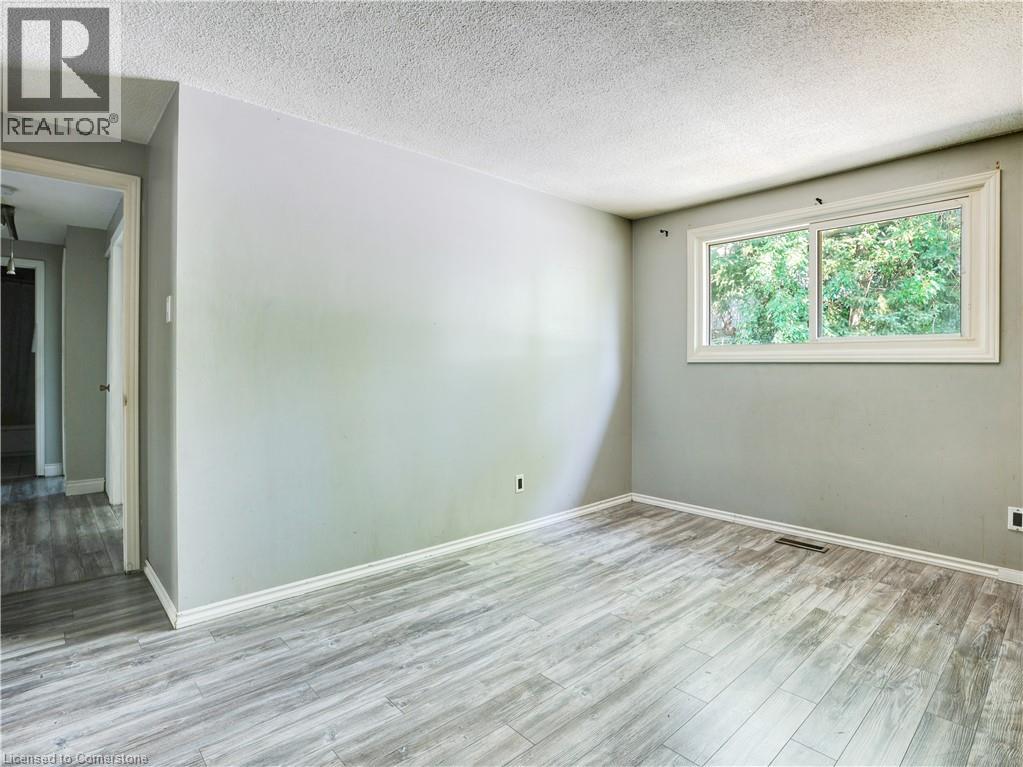 Photo 27 of 169 Pinedale Drive, Kitchener ON