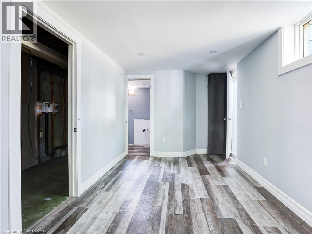 Photo 18 of 169 Pinedale Drive, Kitchener ON