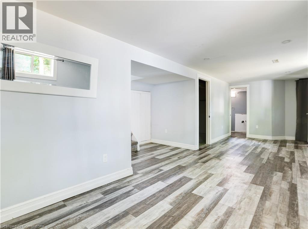 Photo 5 of 169 Pinedale Drive, Kitchener ON
