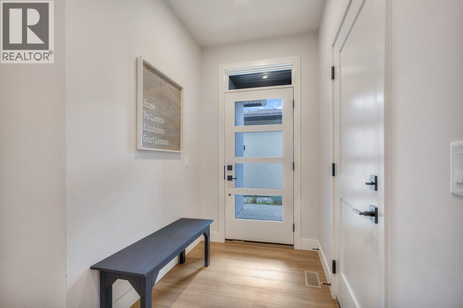  1865 Viewpoint Crescent, West Kelowna