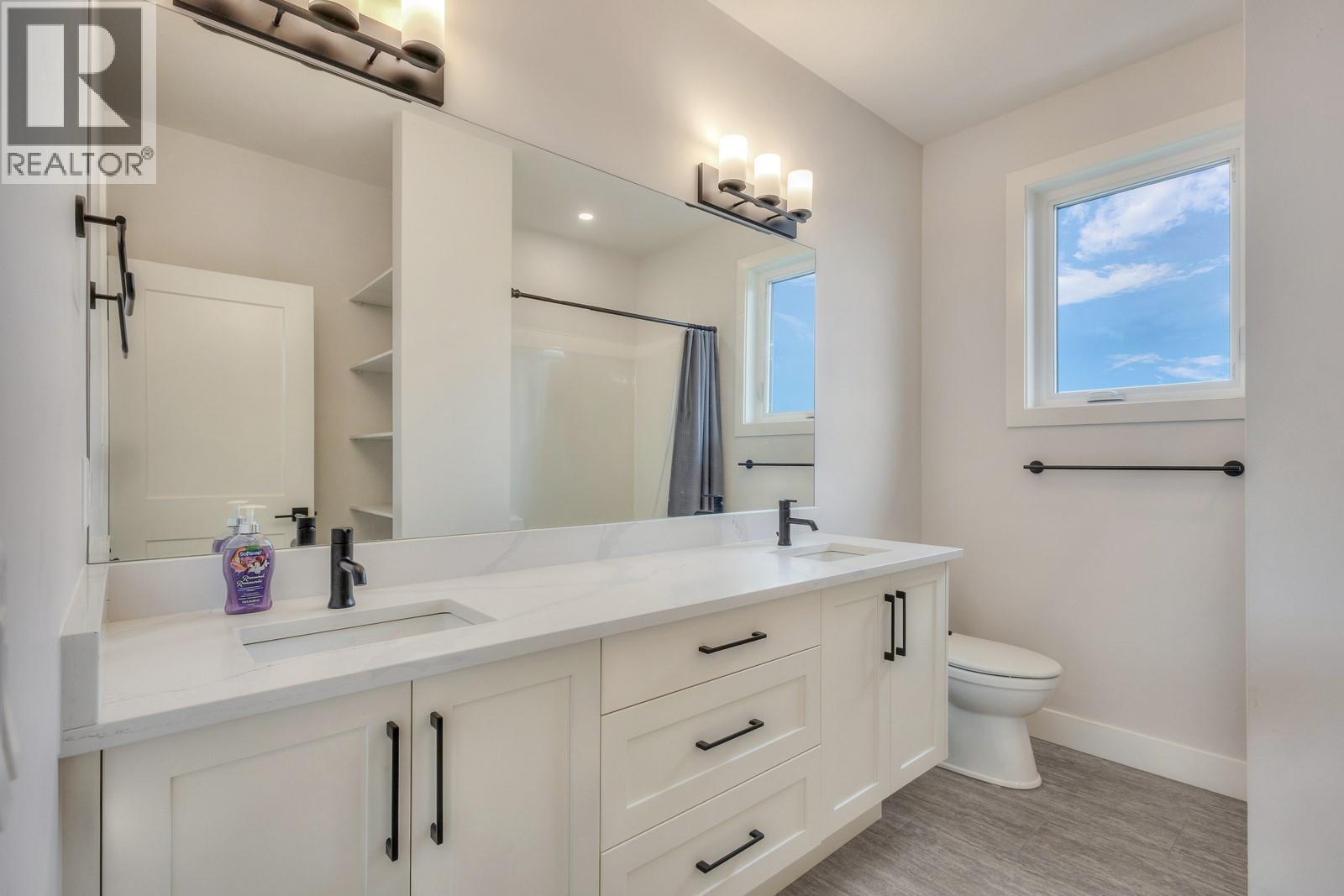  1865 Viewpoint Crescent, West Kelowna
