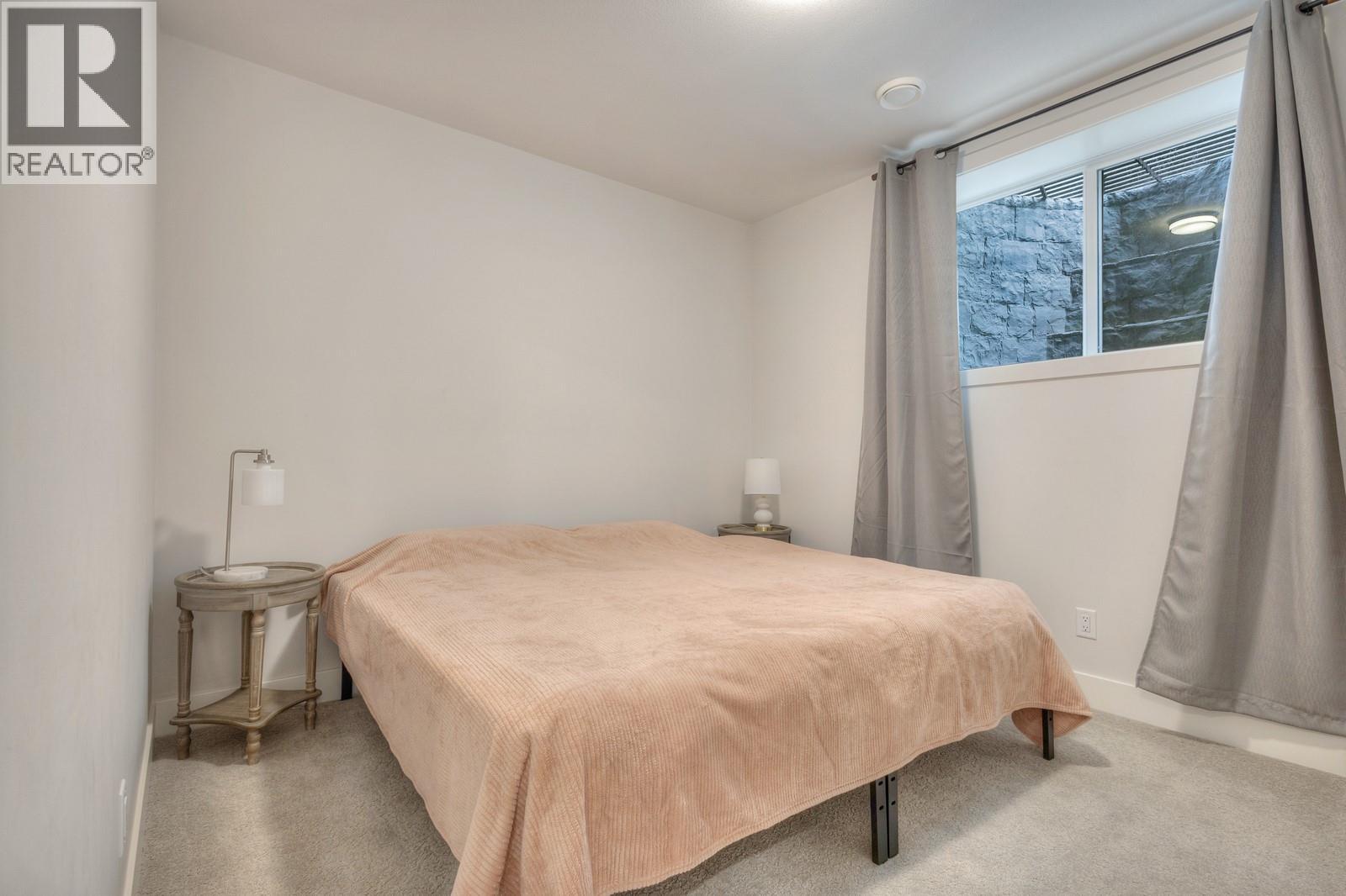  1865 Viewpoint Crescent, West Kelowna