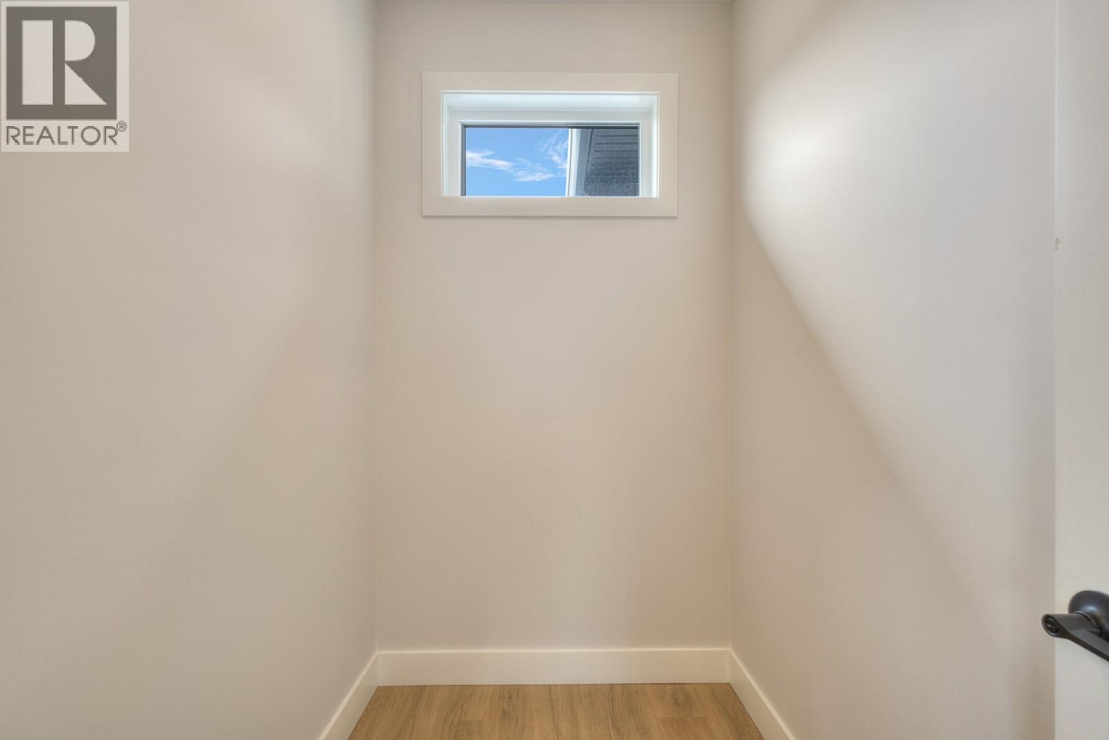  1865 Viewpoint Crescent, West Kelowna