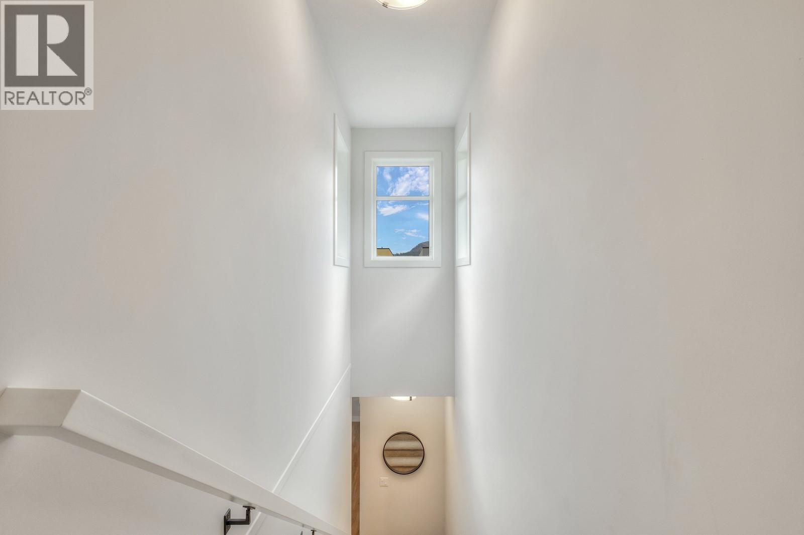  1865 Viewpoint Crescent, West Kelowna
