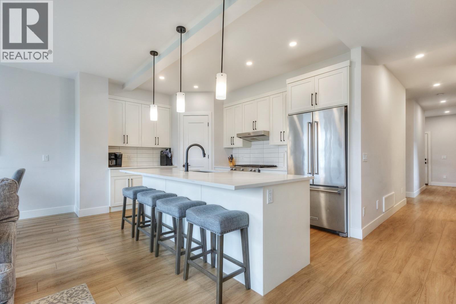  1865 Viewpoint Crescent, West Kelowna