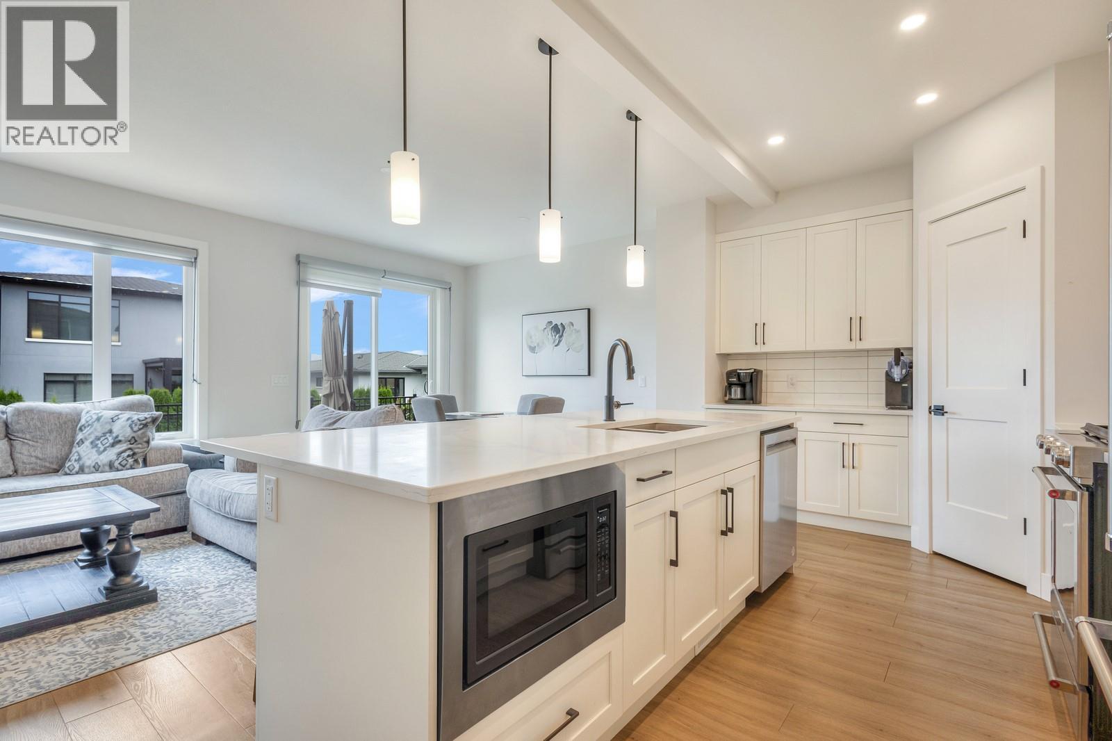  1865 Viewpoint Crescent, West Kelowna
