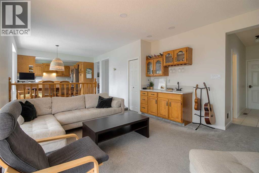 Photo 16 of 3710 Oak Drive S, Lethbridge AB