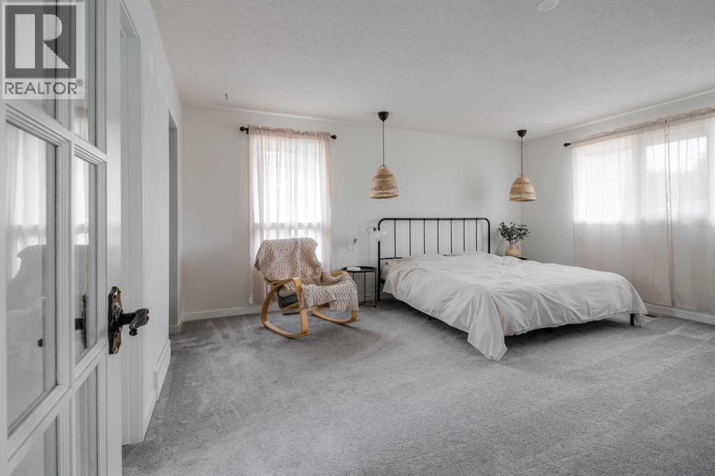 Photo 9 of 3710 Oak Drive S, Lethbridge AB