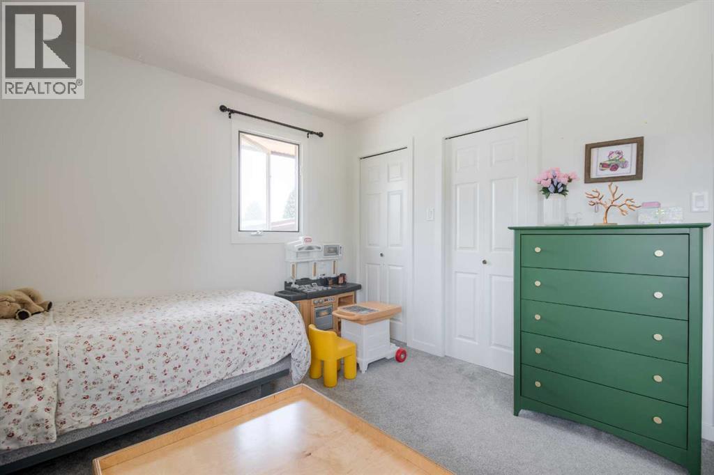 Photo 6 of 3710 Oak Drive S, Lethbridge AB