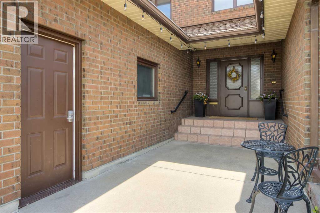 Photo 22 of 3710 Oak Drive S, Lethbridge AB