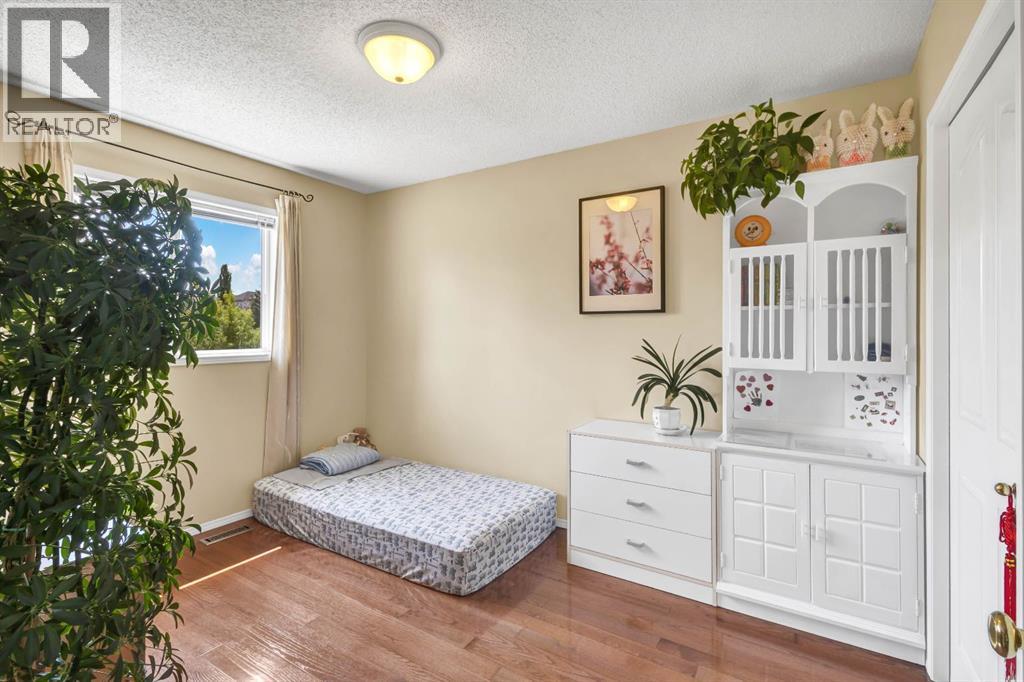 Single Family House for Sale in  Hidden Valley Drive NW Hidden Valley Calgary 